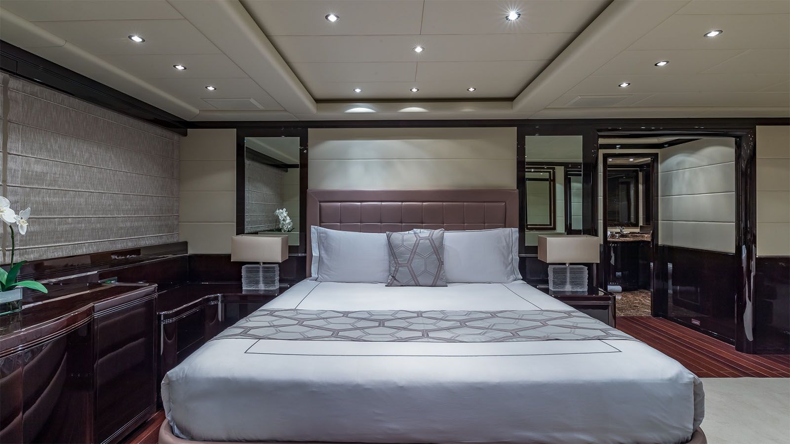 Master Cabin - Bed