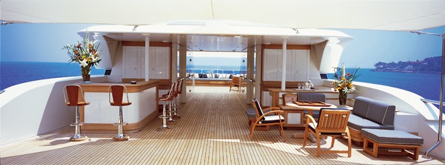 External Drinks Bar Aboard Yacht ZENOBIA