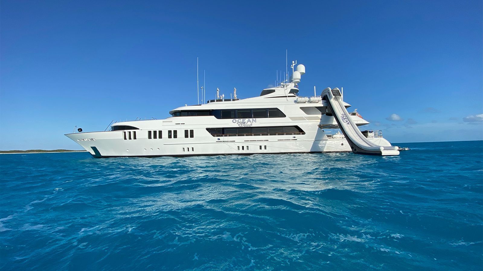 101 Superyacht OCEAN CLUB