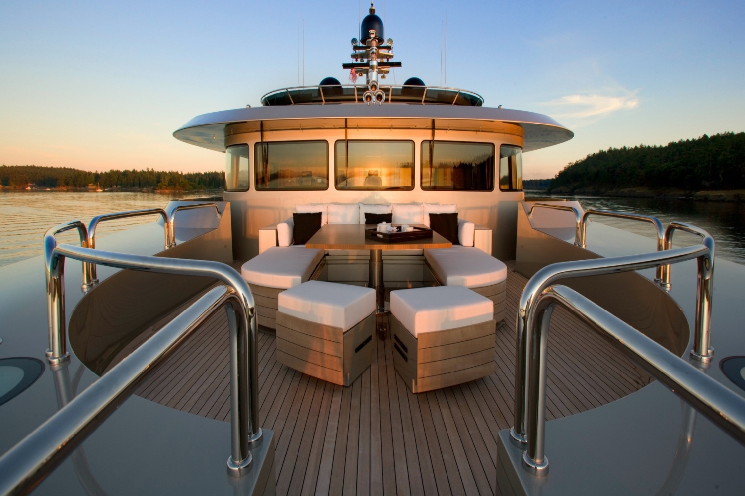 Yacht ODESSA - Foredeck Seating