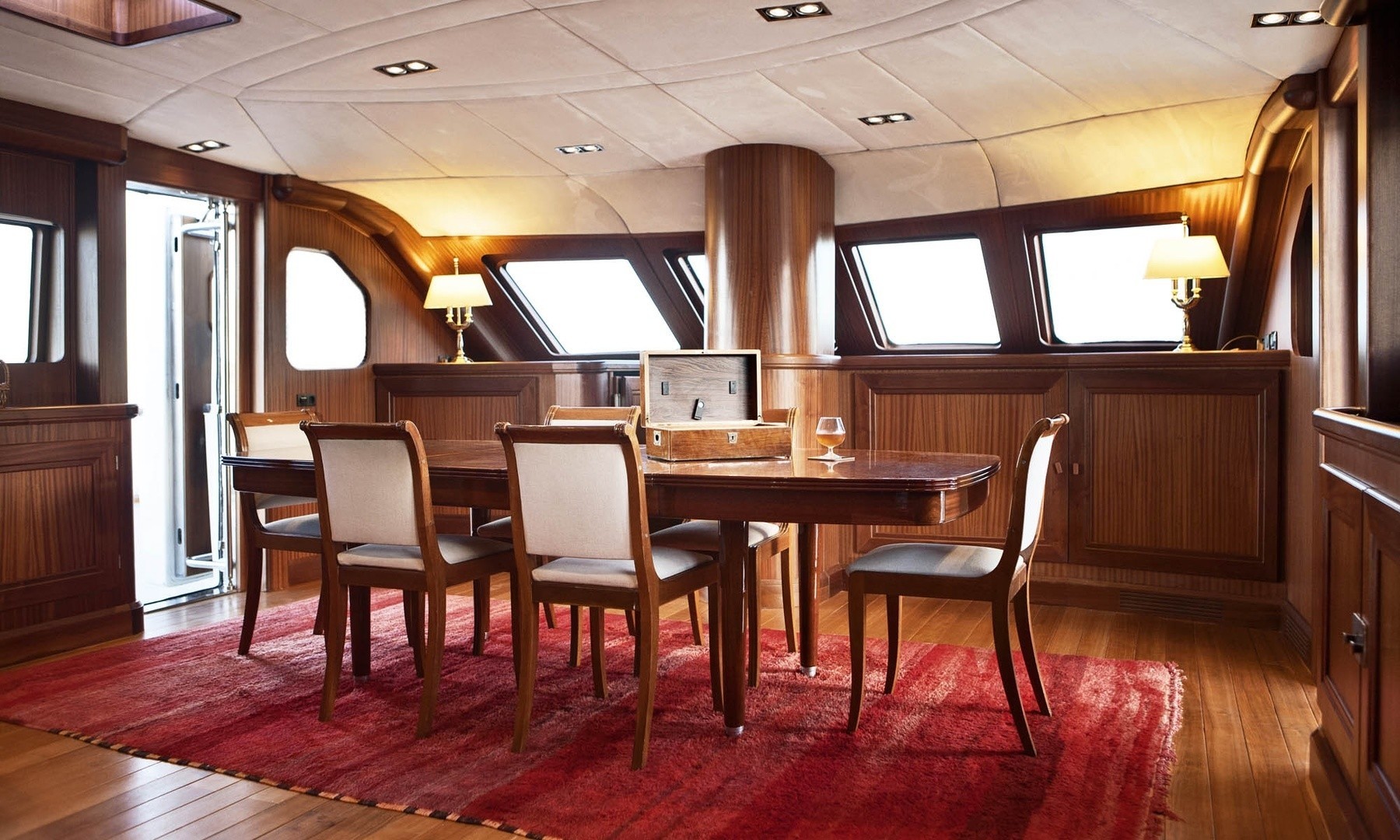 Eating/dining Saloon On Board Yacht AIGLON