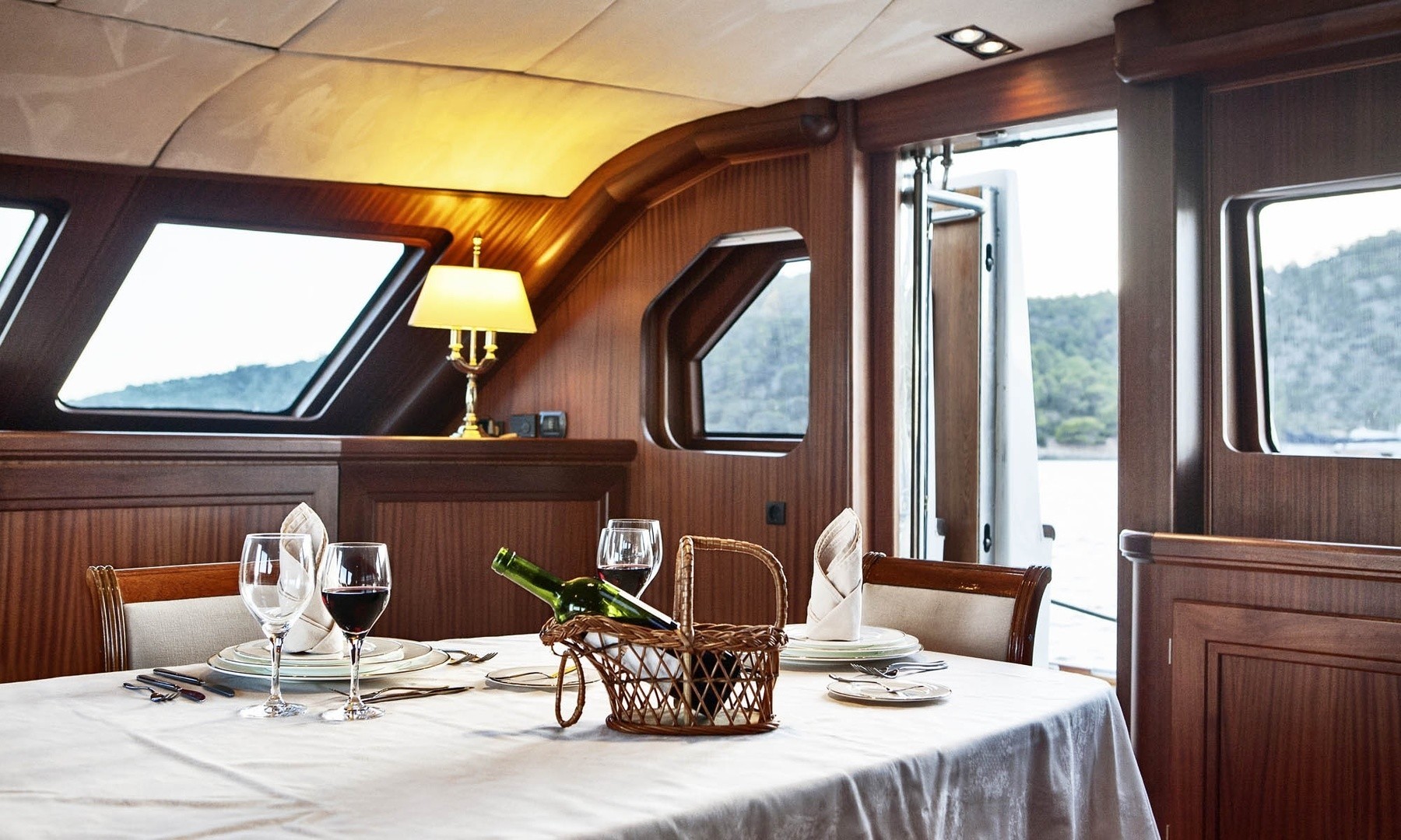 Eating/dining Furniture Aboard Yacht AIGLON