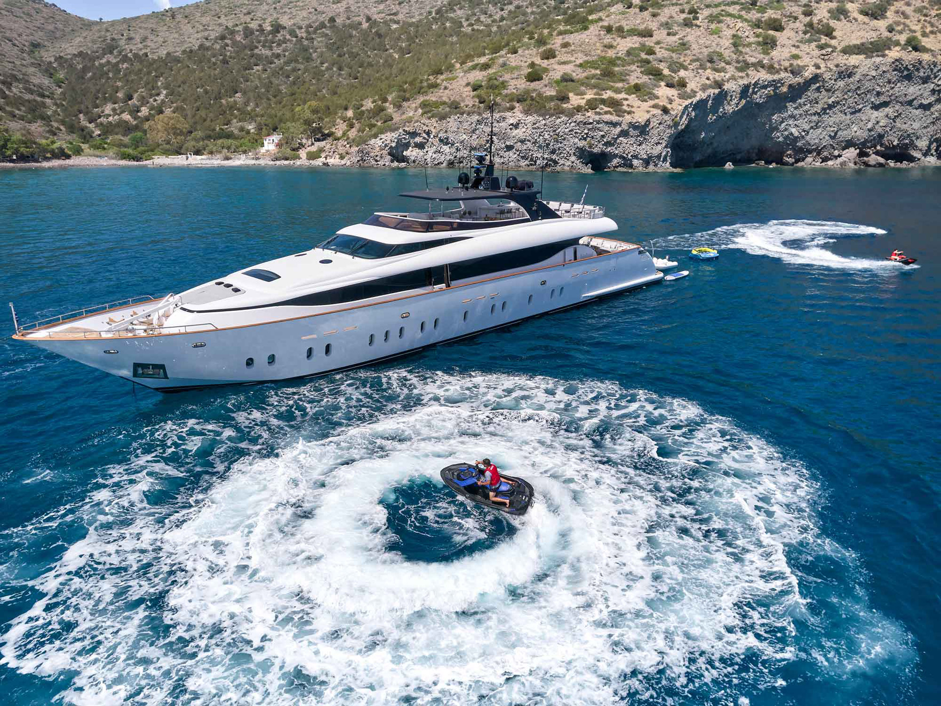 Luxury Charter Yacht MAMMA MIA