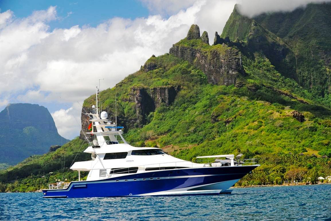 Yacht Ultimate Lady In Tahiti