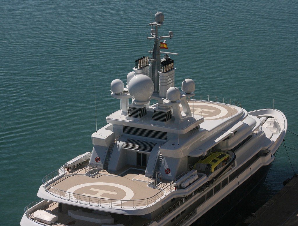 Helicopter Pad: Yacht LUNA's Above Image