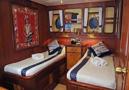 Newport: Yacht OFELIA's Twin Bed Cabin Captured