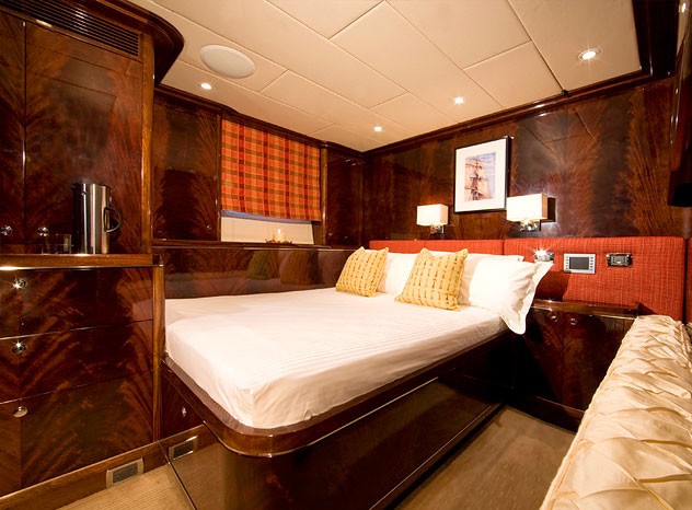 Yellow Guest's Cabin Aboard Yacht LUDYNOSA G
