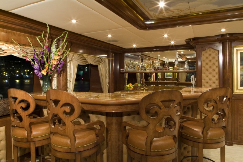 Sky-lounge Drinks Bar Aboard Yacht BIG ZIP