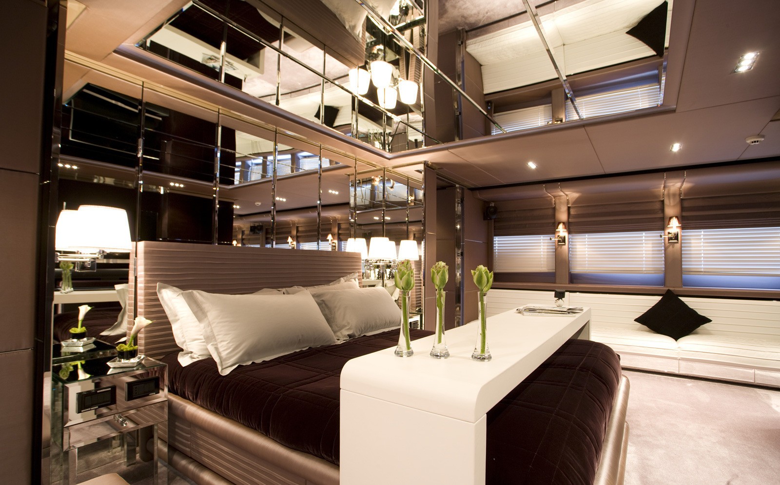 Close Up: Yacht BLISS's Main Master Cabin Image