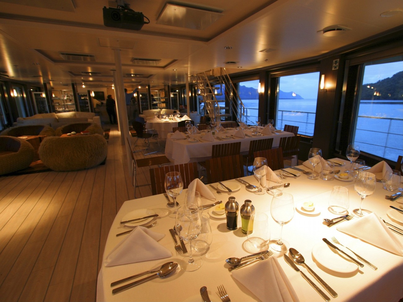 Eating/dining Saloon On Board Yacht ATMOSPHERE