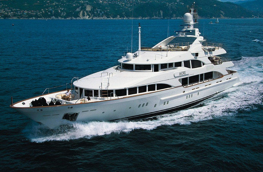 Profile Aspect: Yacht MORE's Cruising Image