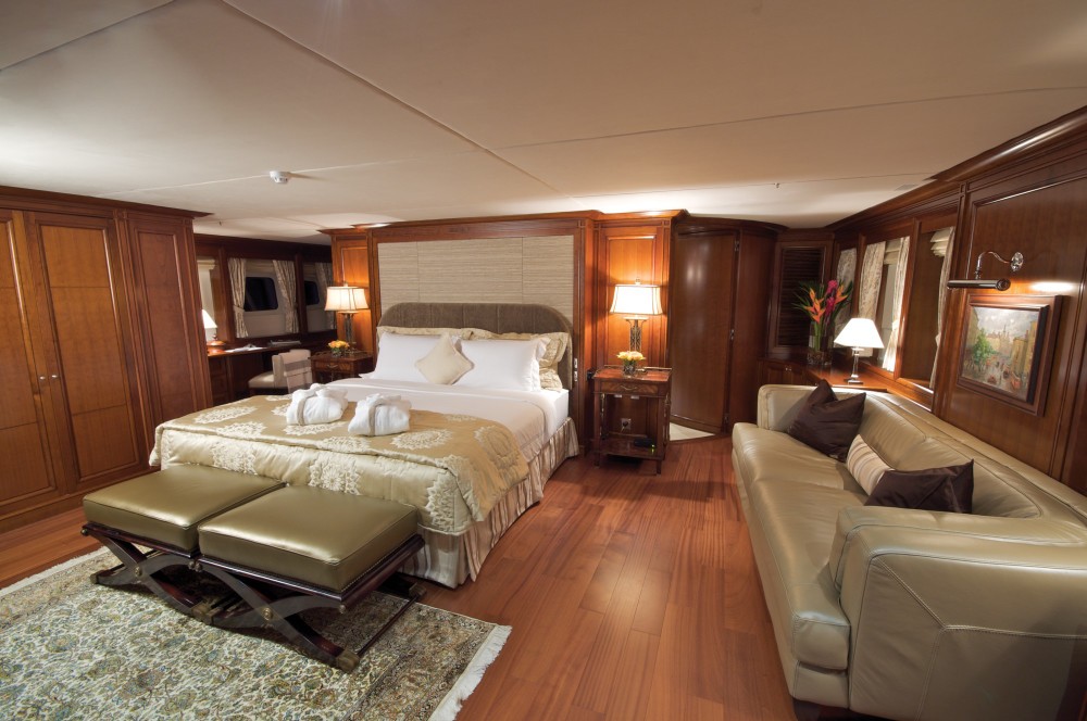 Main Master Cabin On Yacht YOU &AMP; ME
