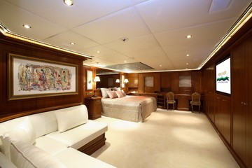 VIP Cabin Aboard Yacht MONTIGNE