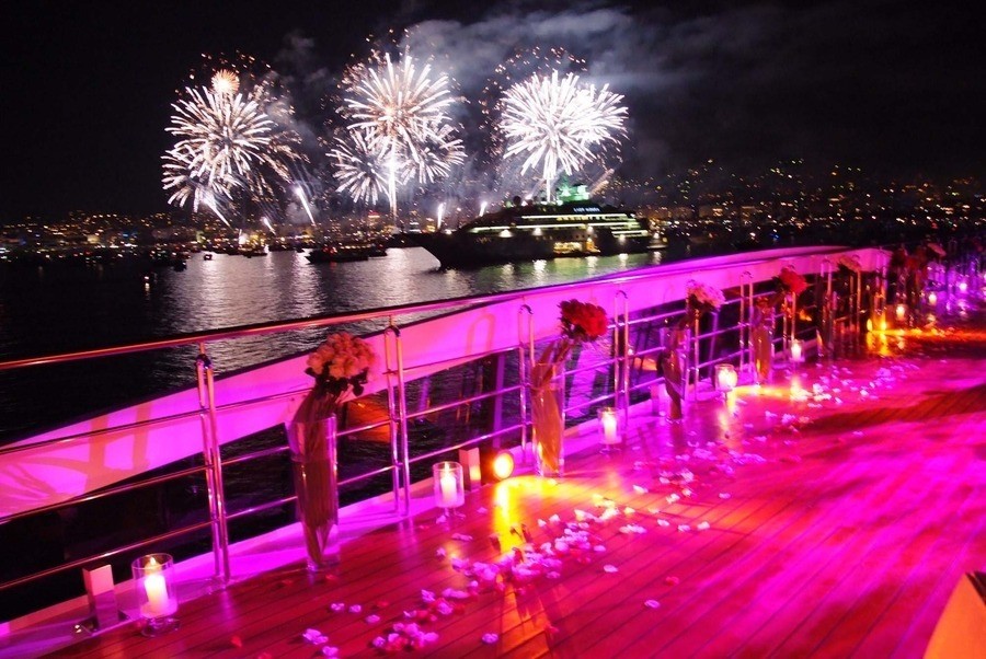 Fireworks With Lighting On Yacht ELEGANT 007