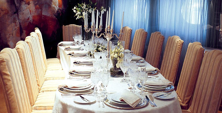Furniture Set: Yacht ELEGANT 007's Eating/dining Saloon Captured