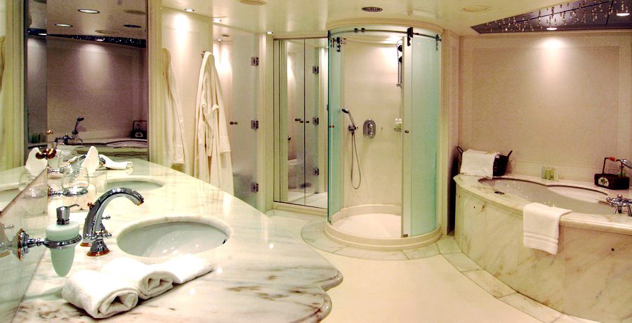 Personal Bath Aboard Yacht ELEGANT 007
