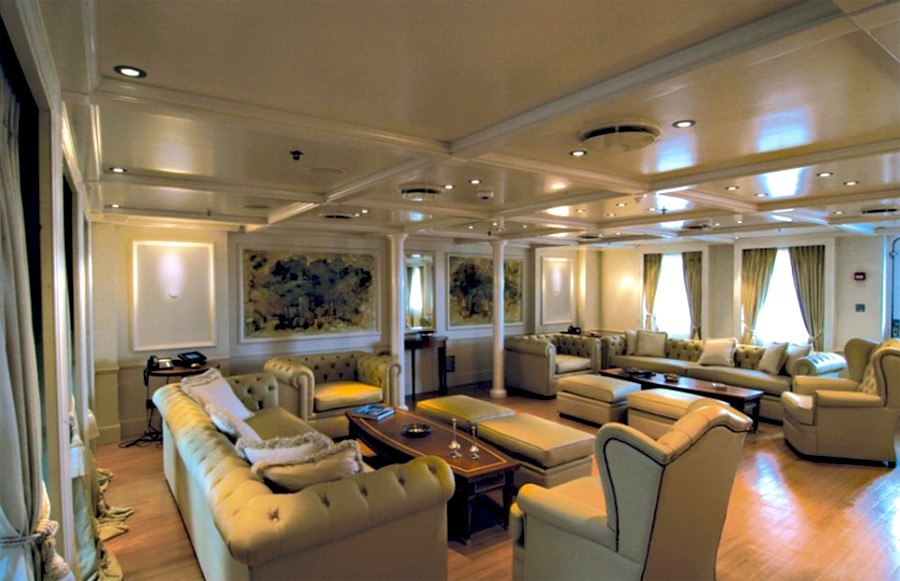 Saloon Aboard Yacht ELEGANT 007