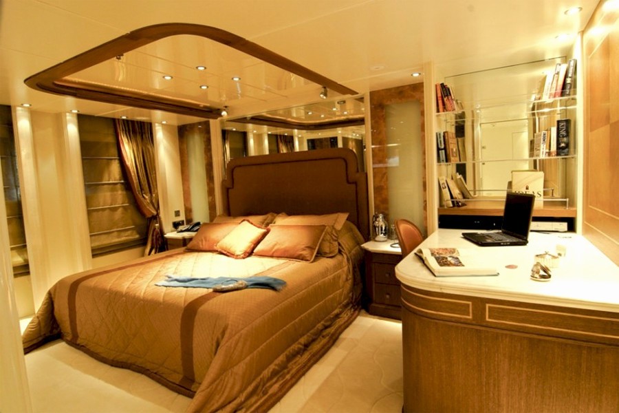 Guest's Cabin On Yacht ELEGANT 007