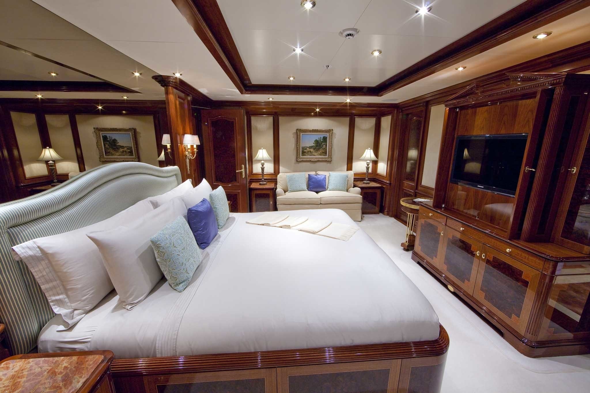 Profile Aspect: Yacht TITANIA's Guest's Cabin Photograph