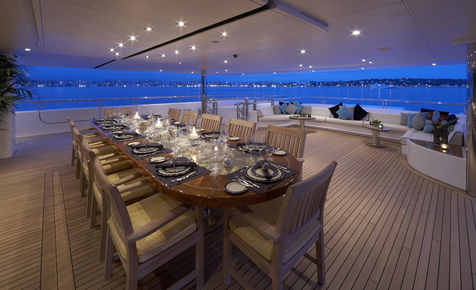 Night Time: Yacht TITANIA's External Eating/dining Image