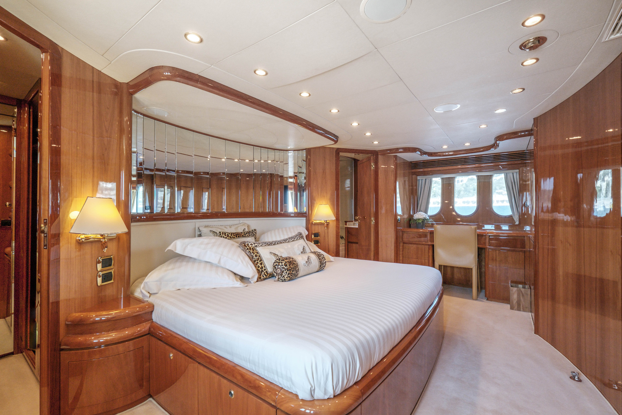 Motor Yacht BEIJA FLORE - Master Cabin