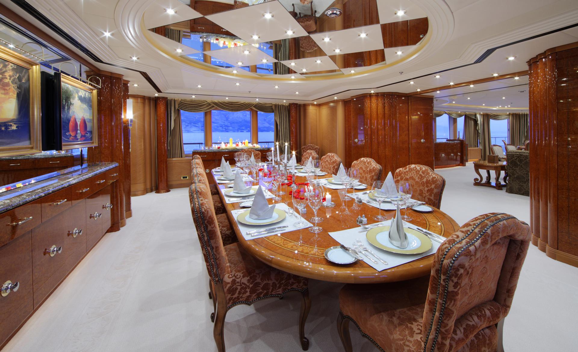 Yacht CAPRI By Lurssen - Dining