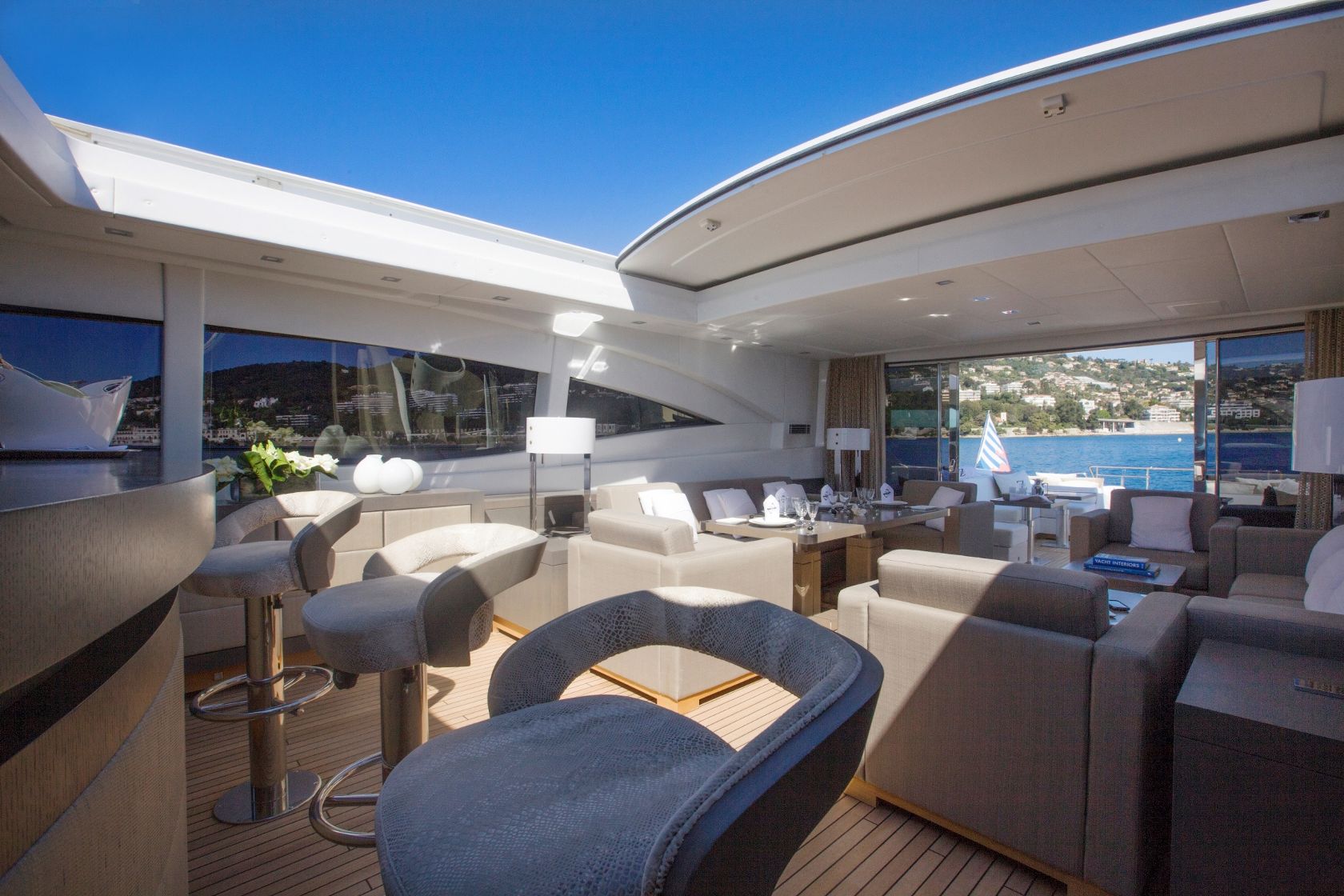 Large Sundeck With Retractable Rooftop