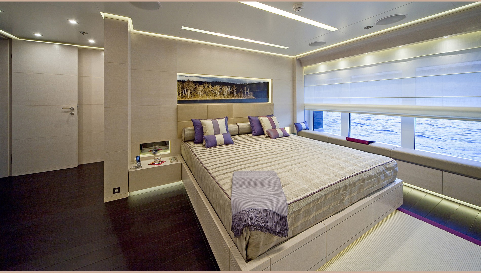 Spacious And Bright Double Cabin