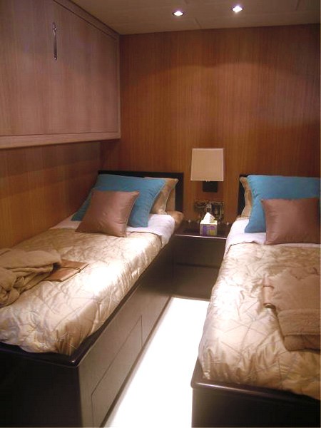 Twin Bed Stateroom Aboard Yacht BEST MOUNTAIN