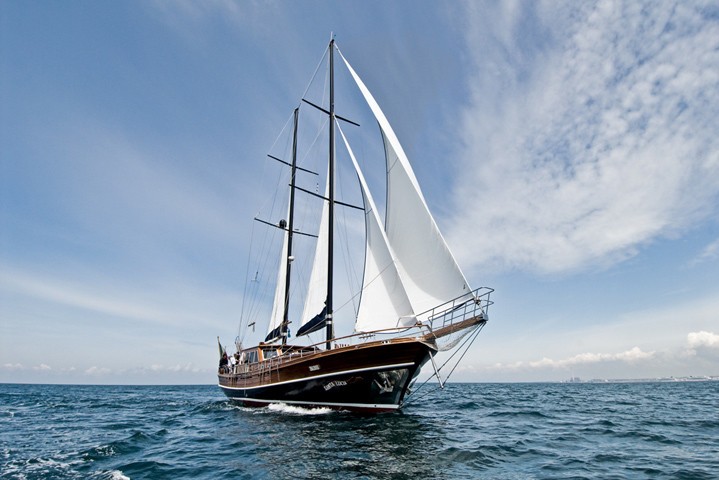 The 26m Yacht SANTA LUCIA