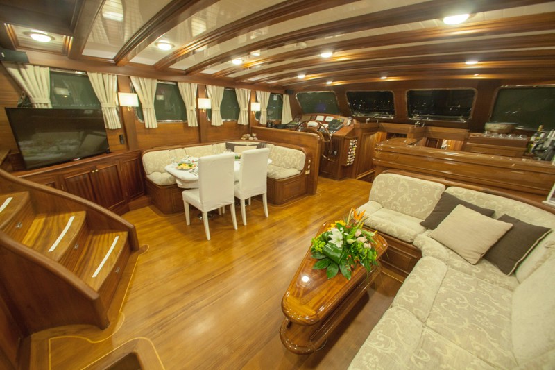The 30m Yacht CLARISSA