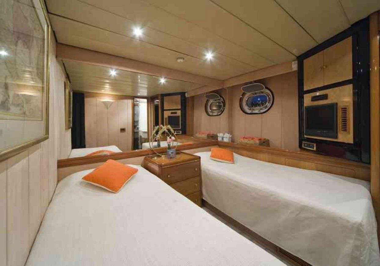 The 34m Yacht TAKAPUNA