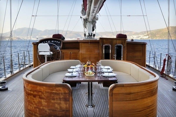 The 35m Yacht CASA DELL ARTE II