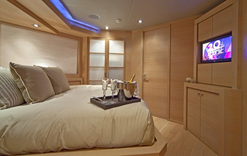 2nd Queen Sized VIP Cabin On Yacht ESCAPE II