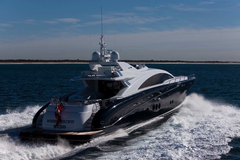 Aft: Yacht QUANTUM's Cruising Photograph