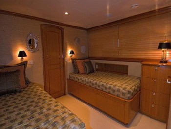 Twin Bed Cabin On Yacht MURPHY'S LAW
