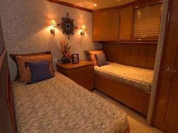 Twin Bed Cabin On Board Yacht MURPHY'S LAW