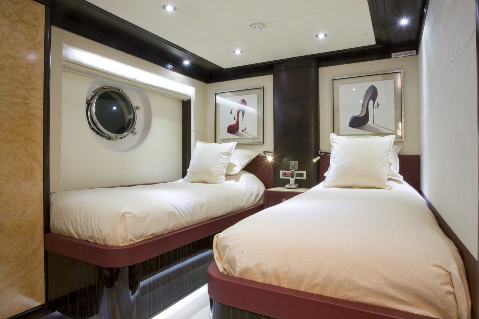 Twin Bed Cabin Aboard Yacht GRENADINES III