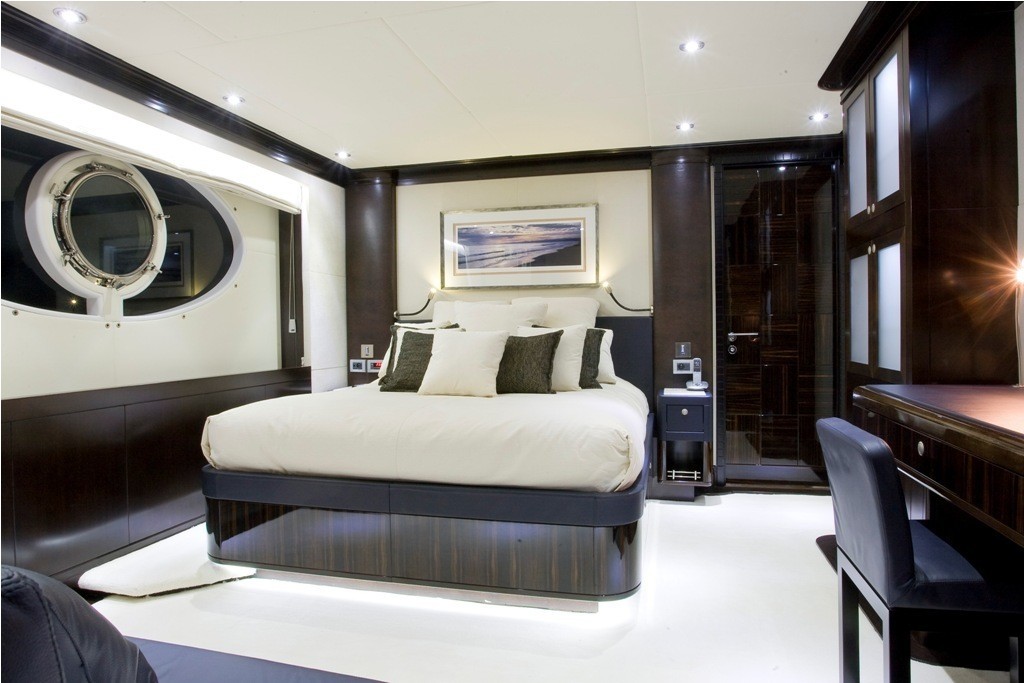 VIP Stateroom On Board Yacht GRENADINES III