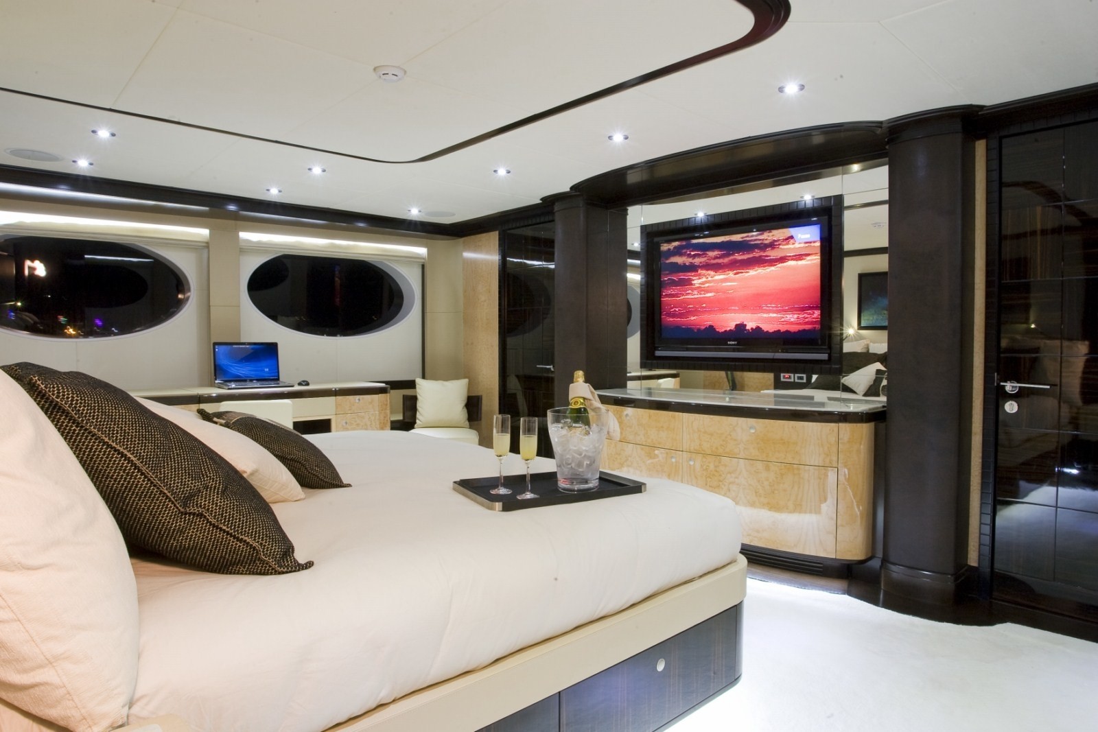 Screening: Yacht GRENADINES III's Main Master Cabin Pictured