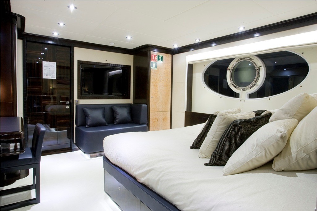 VIP Stateroom Aboard Yacht GRENADINES III