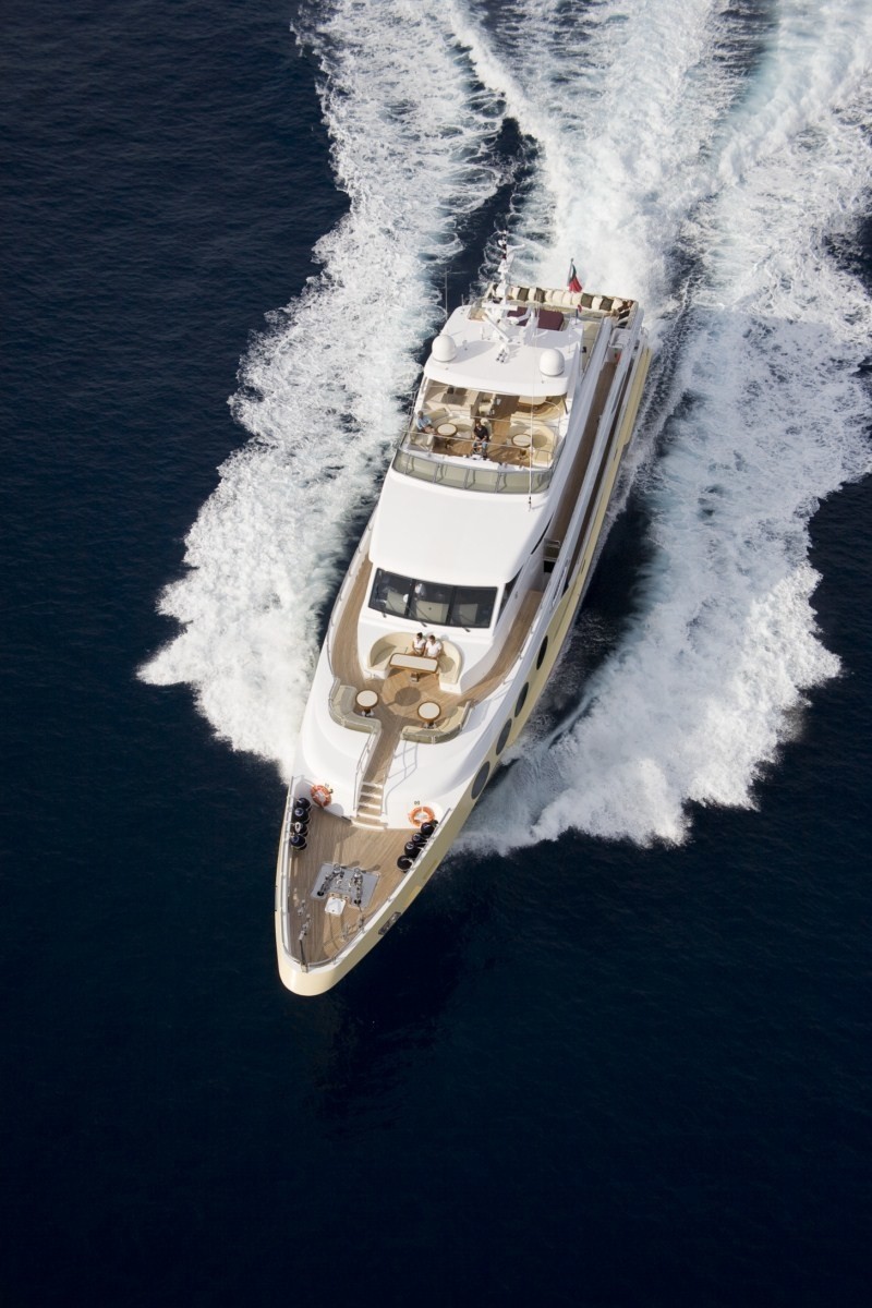 Above: Yacht GRENADINES III's Cruising Image