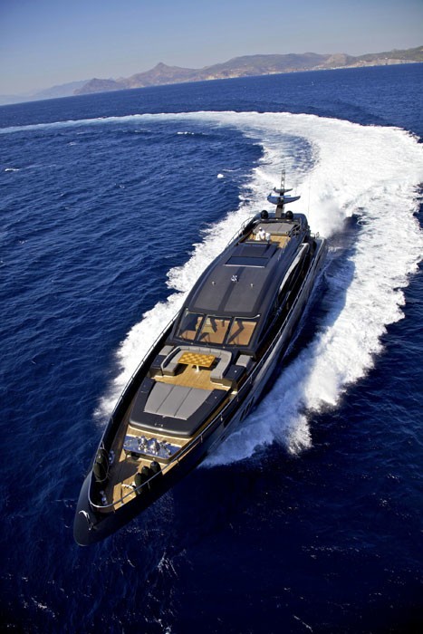 Forward Aspect: Yacht O'PATI's Cruising Image