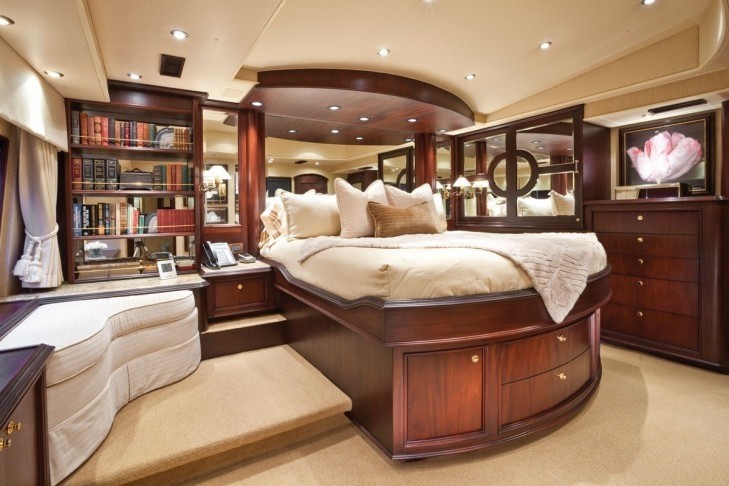 Main Master Cabin Aboard Yacht SEA DREAMS