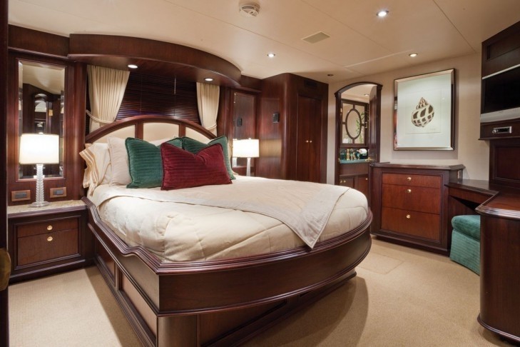 Green Guest's Cabin Aboard Yacht SEA DREAMS
