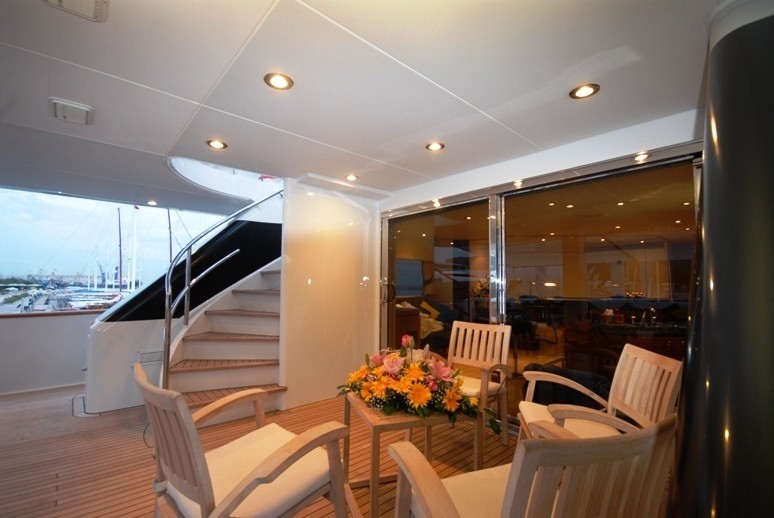 Cocktail Furniture: Yacht LADYSHIP's Top Deck Captured