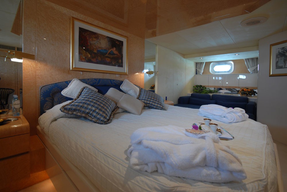 VIP Cabin Aboard Yacht LADYSHIP