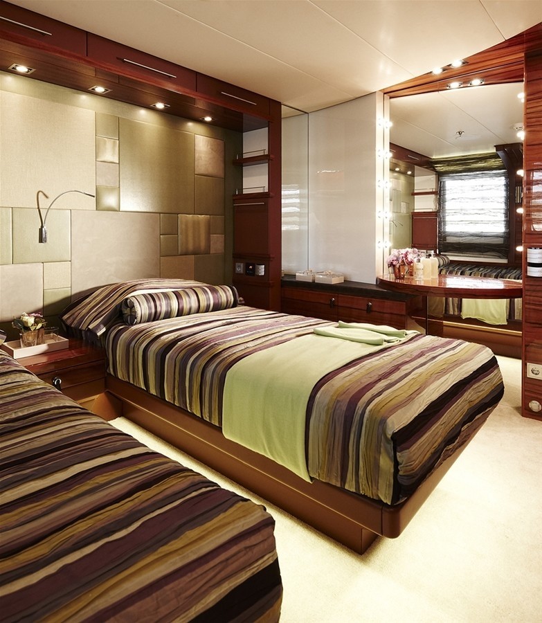 Twin Bed Cabin On Yacht E &AMP; E