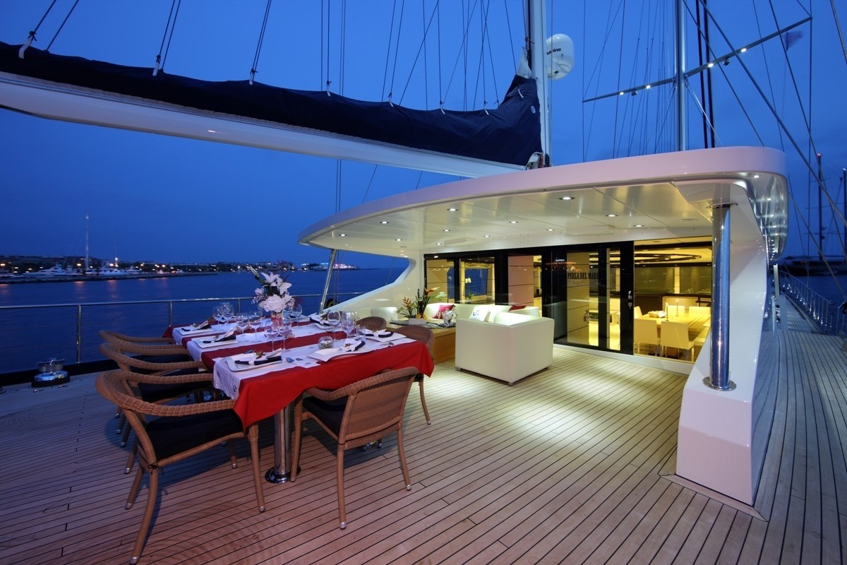 Outdoor Eating/dining On Board Yacht PERLA DEL MARE