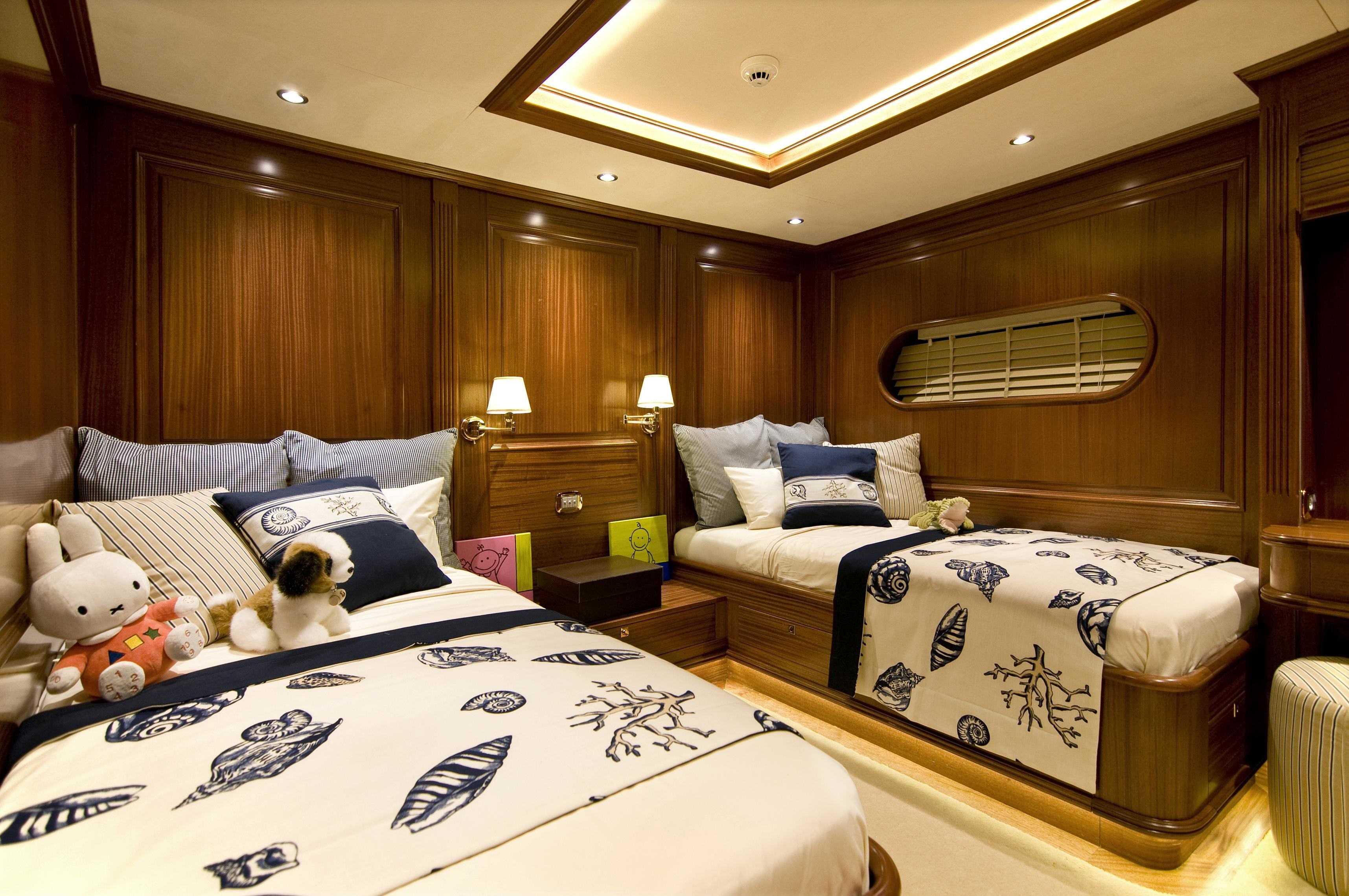 Twin Bed Cabin On Board Yacht CLEAR EYES